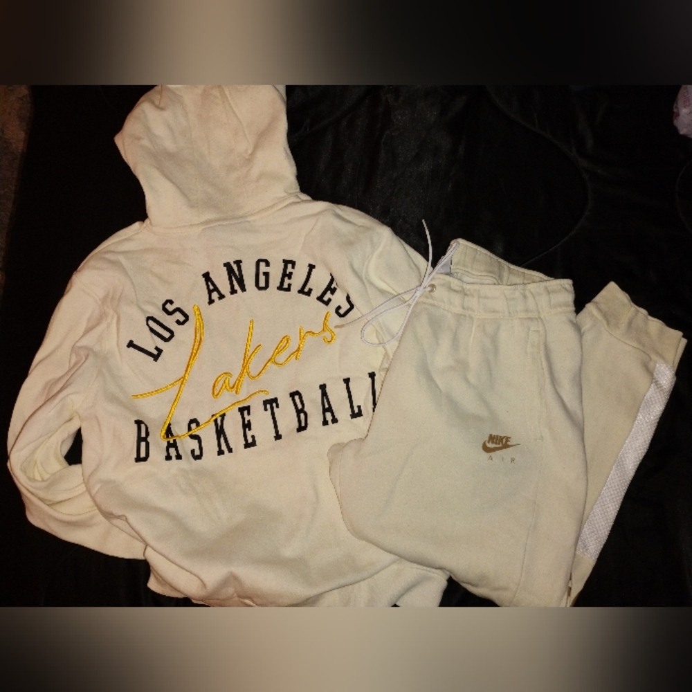 COPY - Nike sweatsuit
